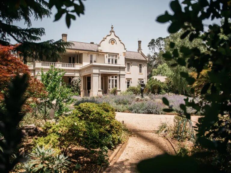 Hopewood House in Bowral: A Dream for Art Enthusiasts